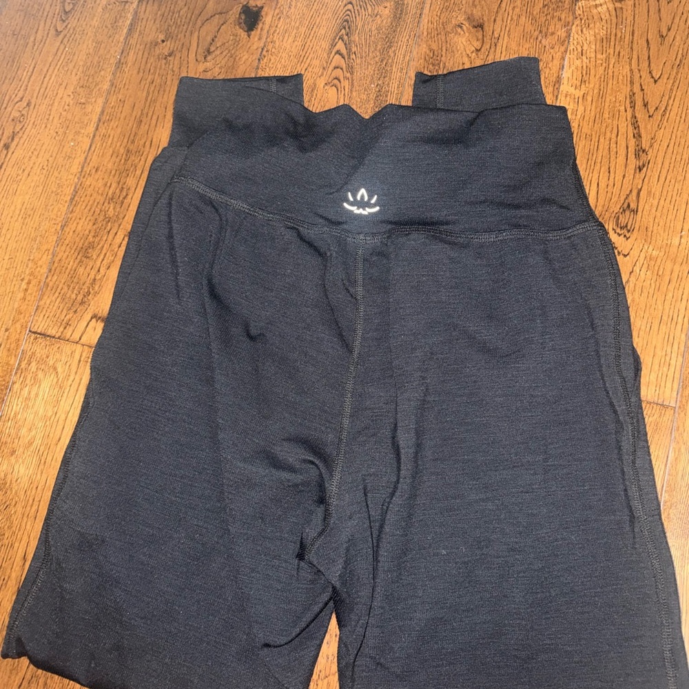 Beyond Yoga Black Pocket Joggers Size Small - Picture 3 of 5